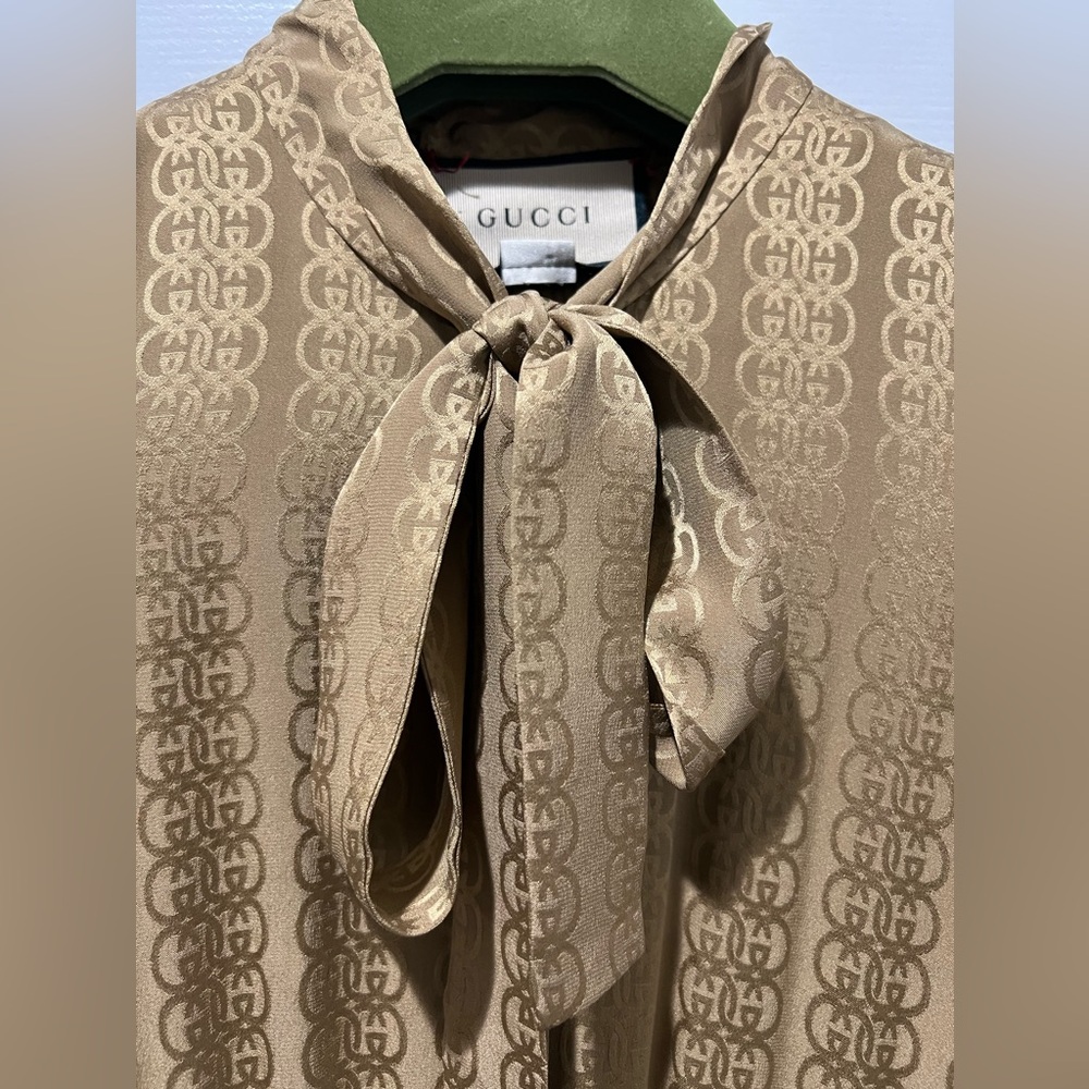 GUCCI DRESS- SILK- Size 44- light bronze/tan color